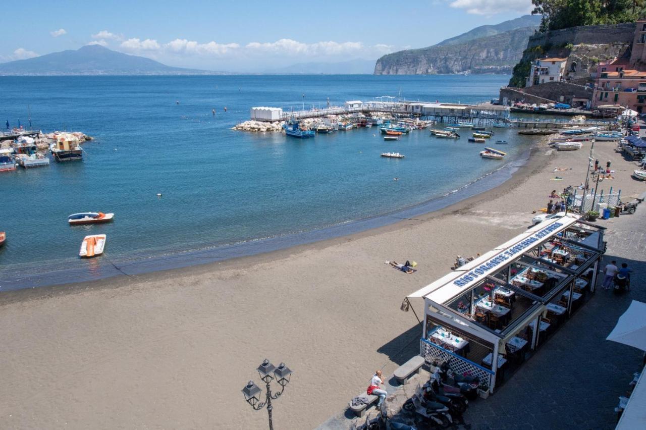 Suitevesuvio Sorrento Bagian luar foto